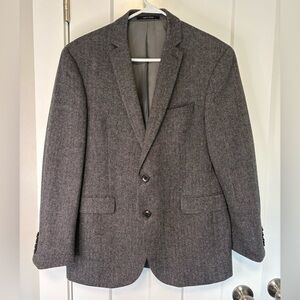 Classic Gray Herringbone Two Button Sport Coat 40R